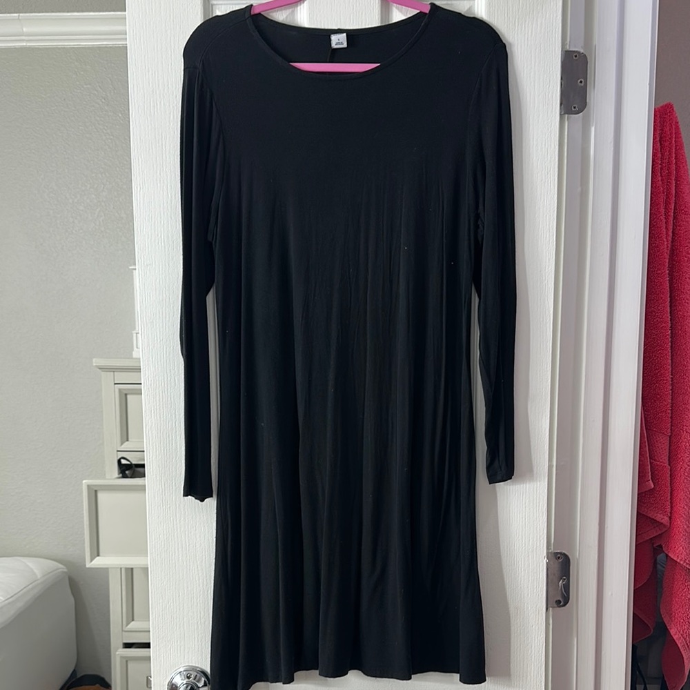Old Navy Black Long Sleeve Crew Neck Dress